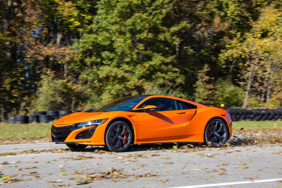  Acura NSX 2018 года  (фото 43 из 57)